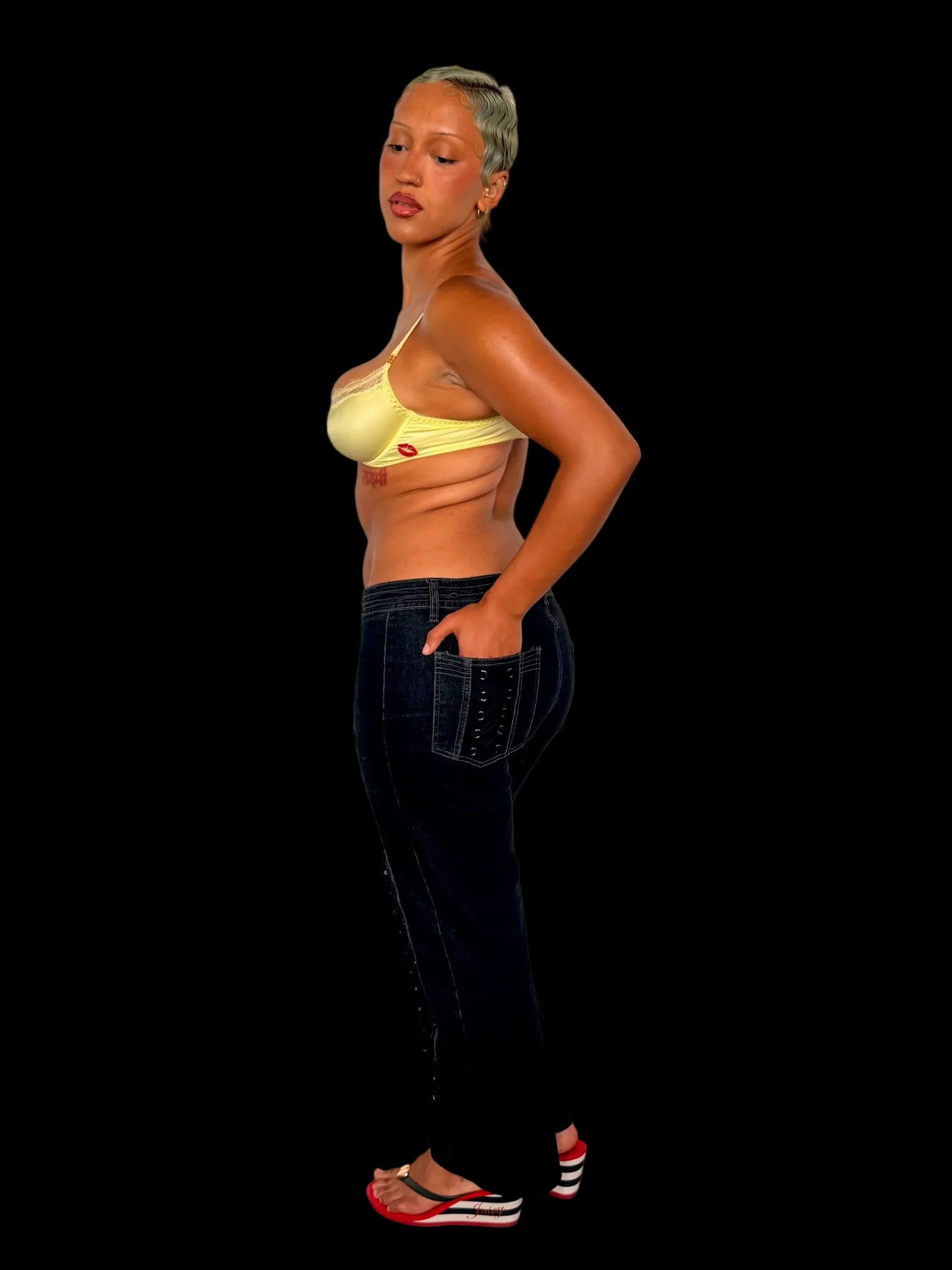baddie wearing y2k laced pants